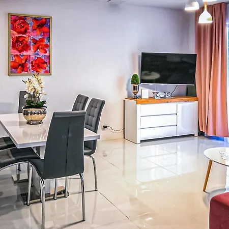 아파트 1 Bedroom Lovely In *