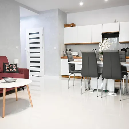 아파트 1 Bedroom Lovely In Łukęcin