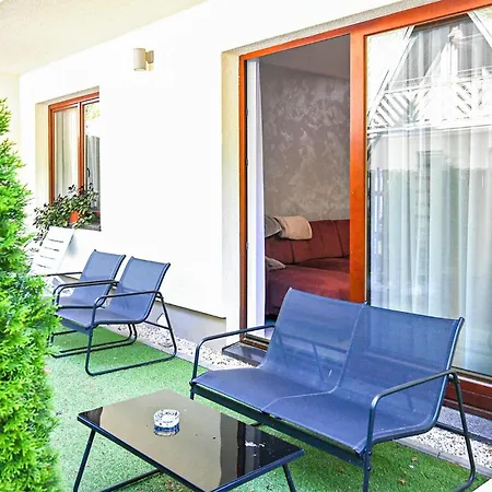 Apartament 1 Bedroom Lovely In *