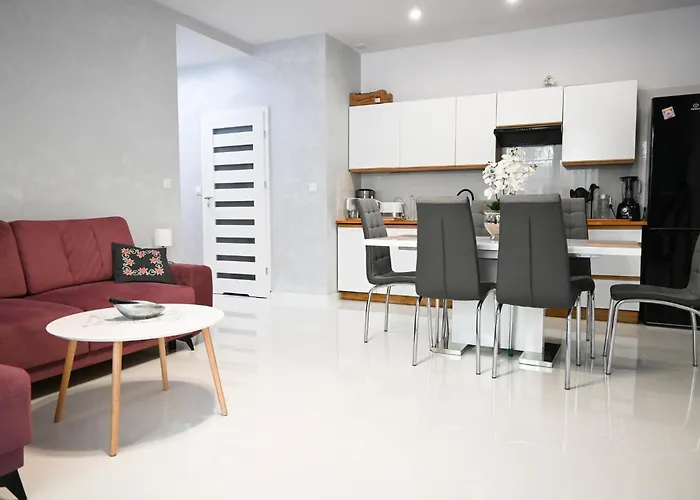아파트 1 Bedroom Lovely In Łukęcin